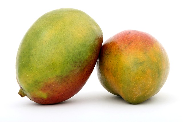 Can you eat a mango like an apple