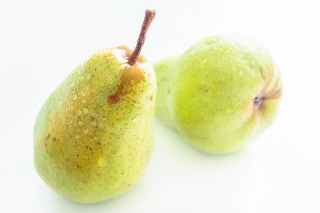 How to eat pear