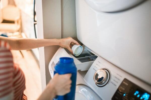 Can You Hand Wash Your Clothes With Dish Soap